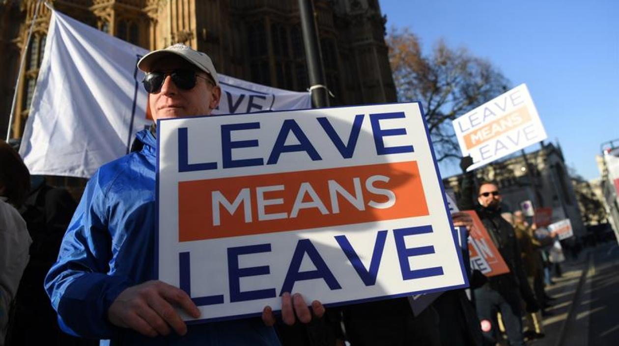 Activistas pro "brexit" se manifiestan en el centro de Londres.