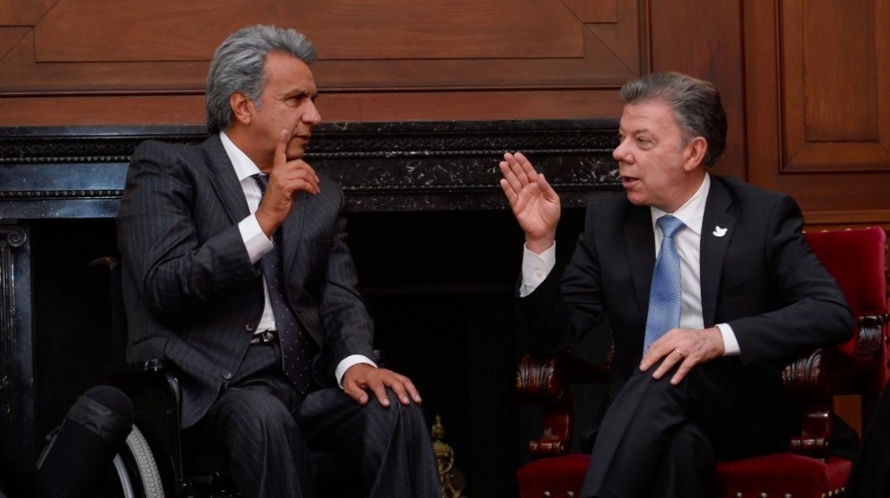 El presidente de Ecuador, Lenín Moreno y Juan Manuel Santos, Presidente de Colombia.