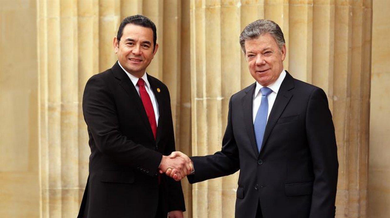 El Presidente Santos junto a su homólogo de Guatemala, Jimmy Morales.
