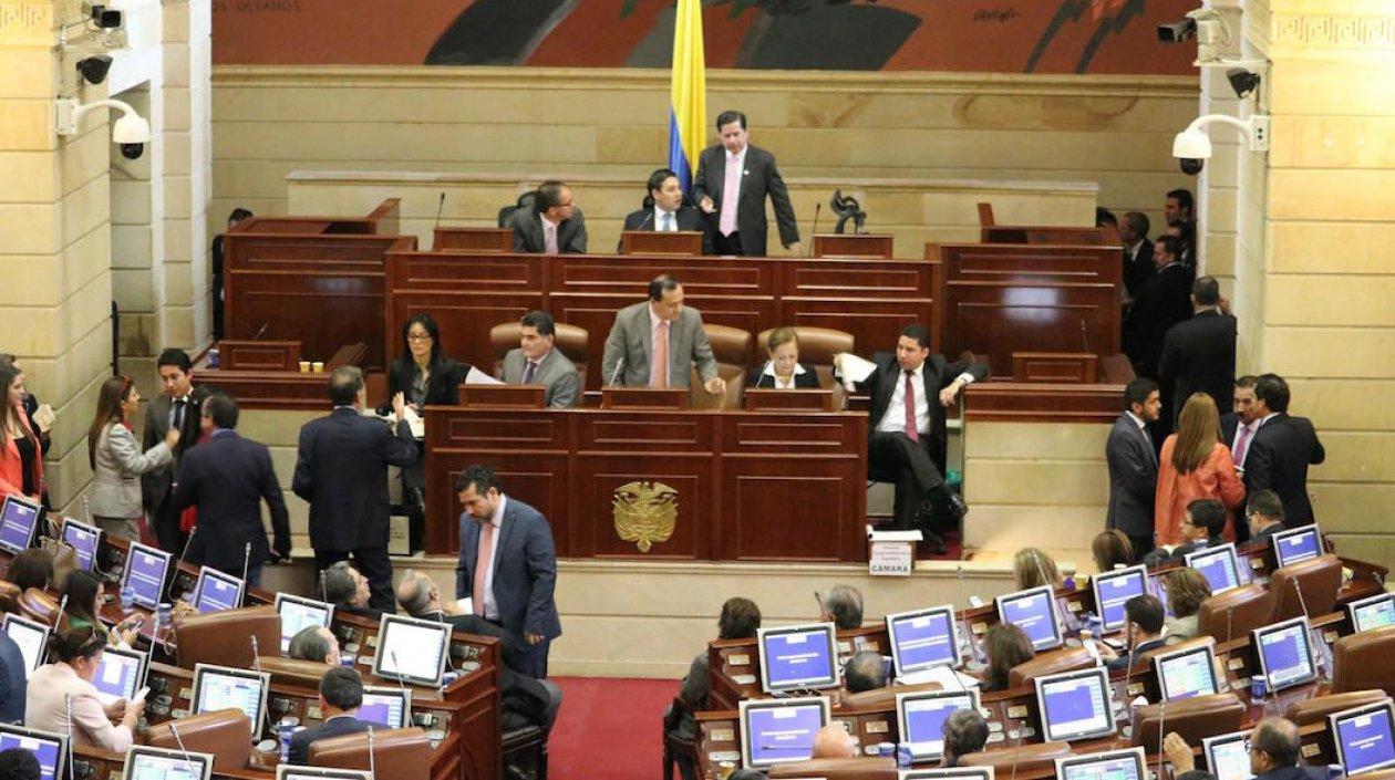 El reajuste salarial pasó a la firma del Presidente Juan Manuel Santos.