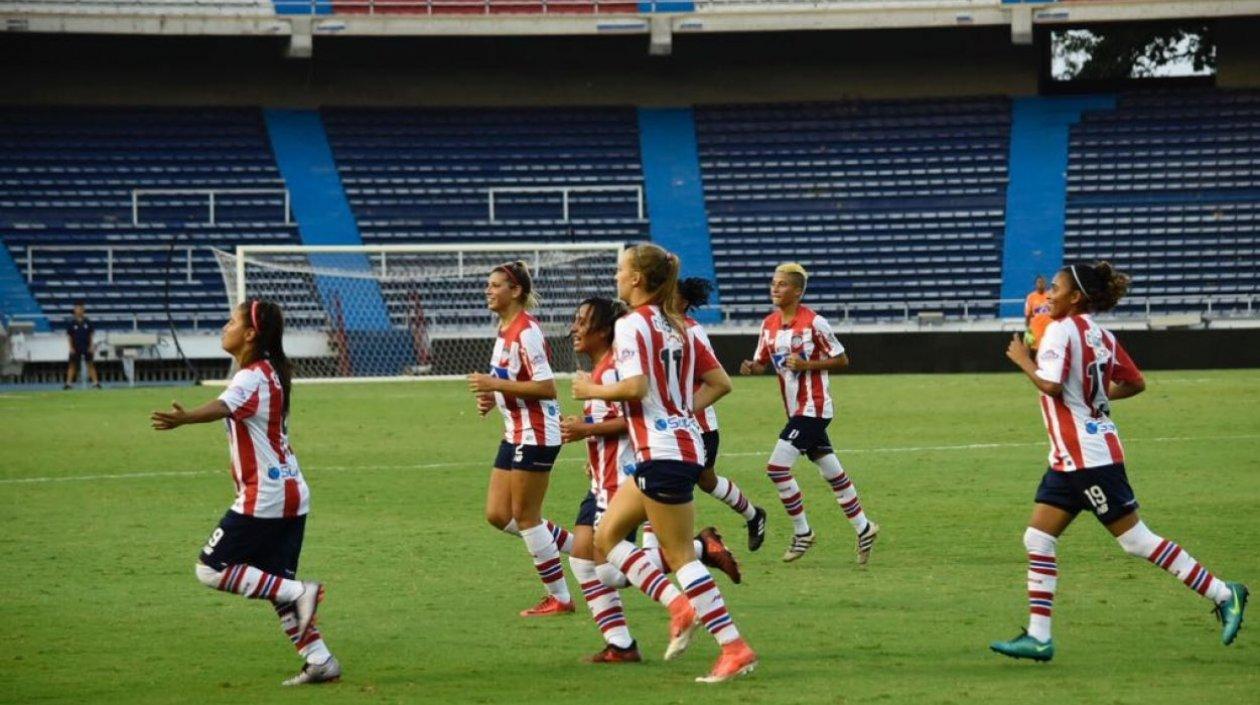 Cinthya Zarabia celebra su gol ante el Unión Magdalena.