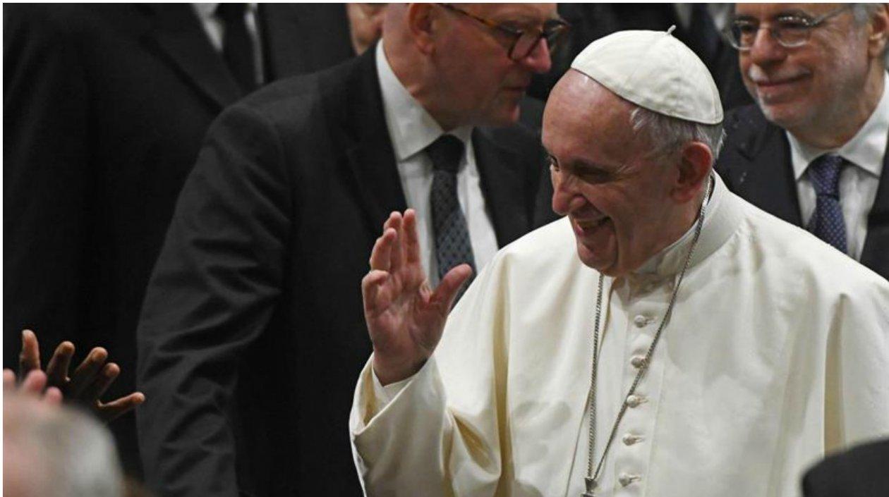 En la lluviosa tarde del 13 de marzo de 2013 fue escogido como Papa el cardenal Jorge Bergoglio.