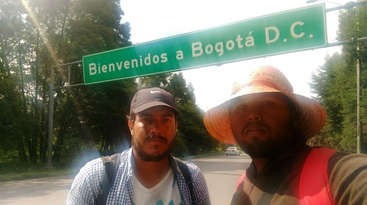 Jonathan Sarabia y Cristian Sánchez llegando a Bogotá.