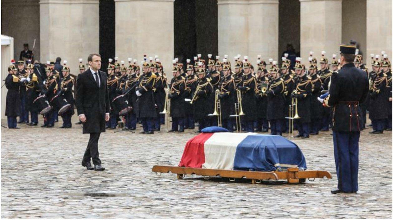 El presidente francés, Emmanuel Macron, durante el homenaje en honor de Arnaud Beltrame.