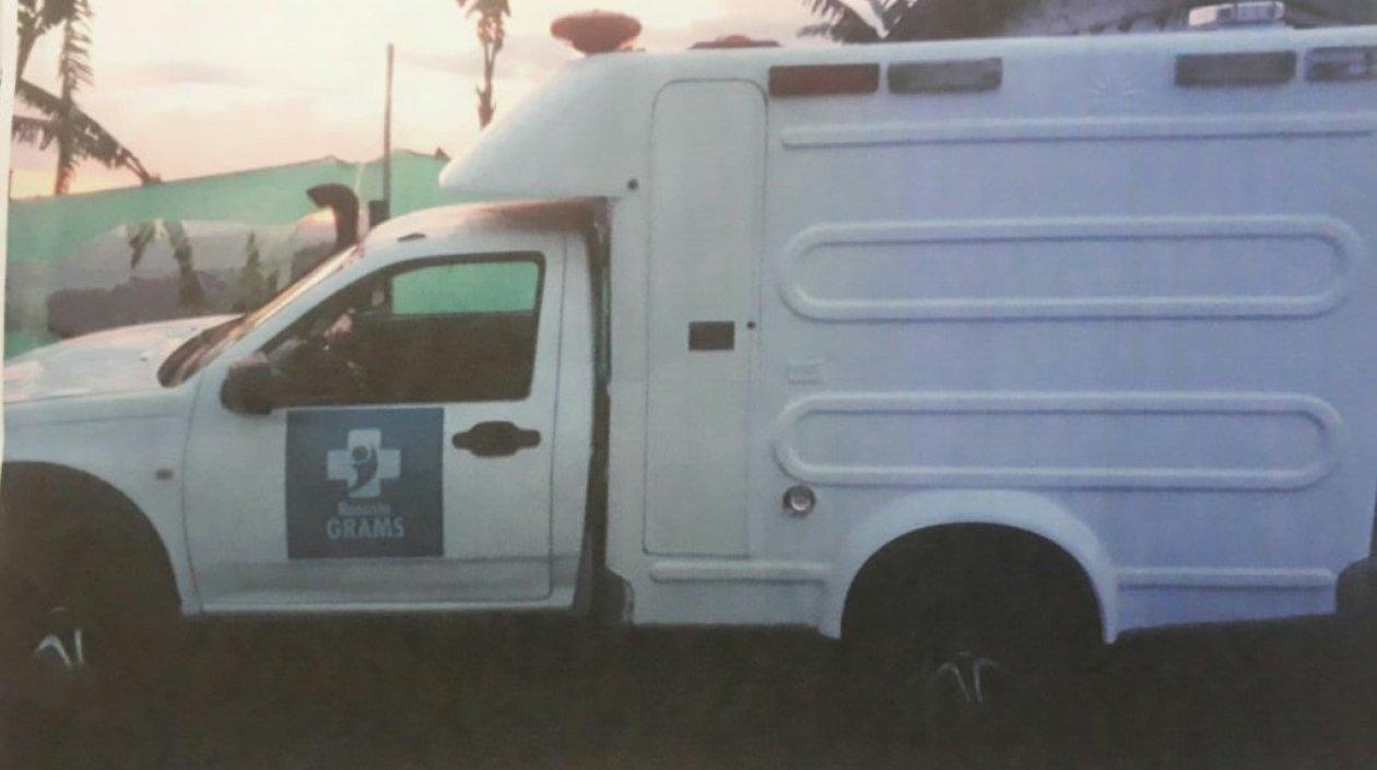 La ambulancia inmovilizada en Santa Bárbara, Antioquia.