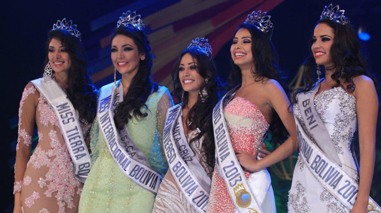 Las ganadoras del certamen de belleza Miss Bolivia.