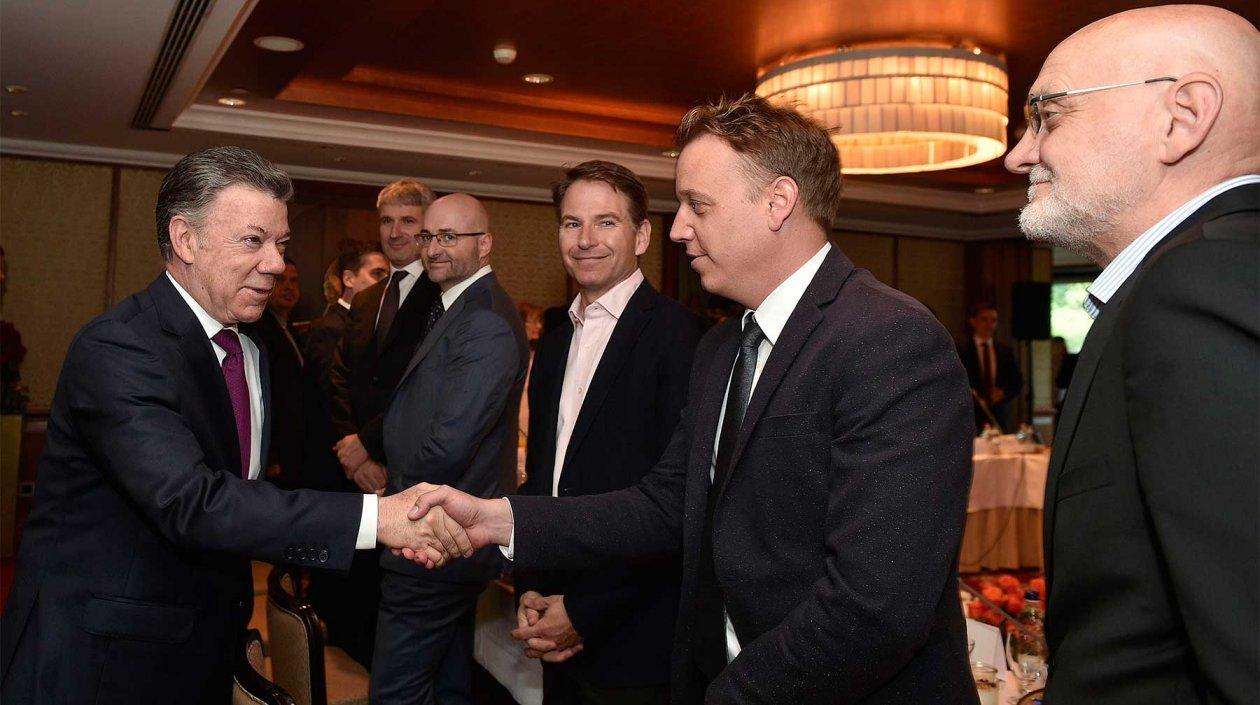 Presidente Juan Manuel Santos se reunió con 20 empresarios húngaros.