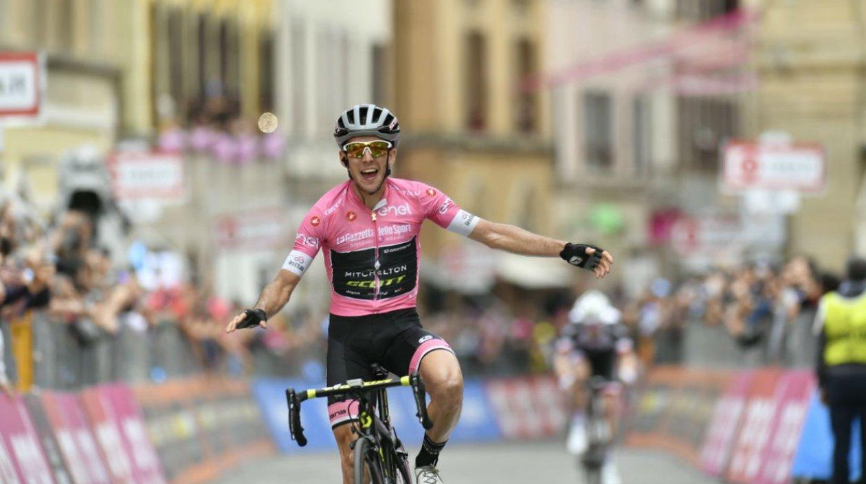 Simon Yates ganó su segunda etapa en el Giro. 