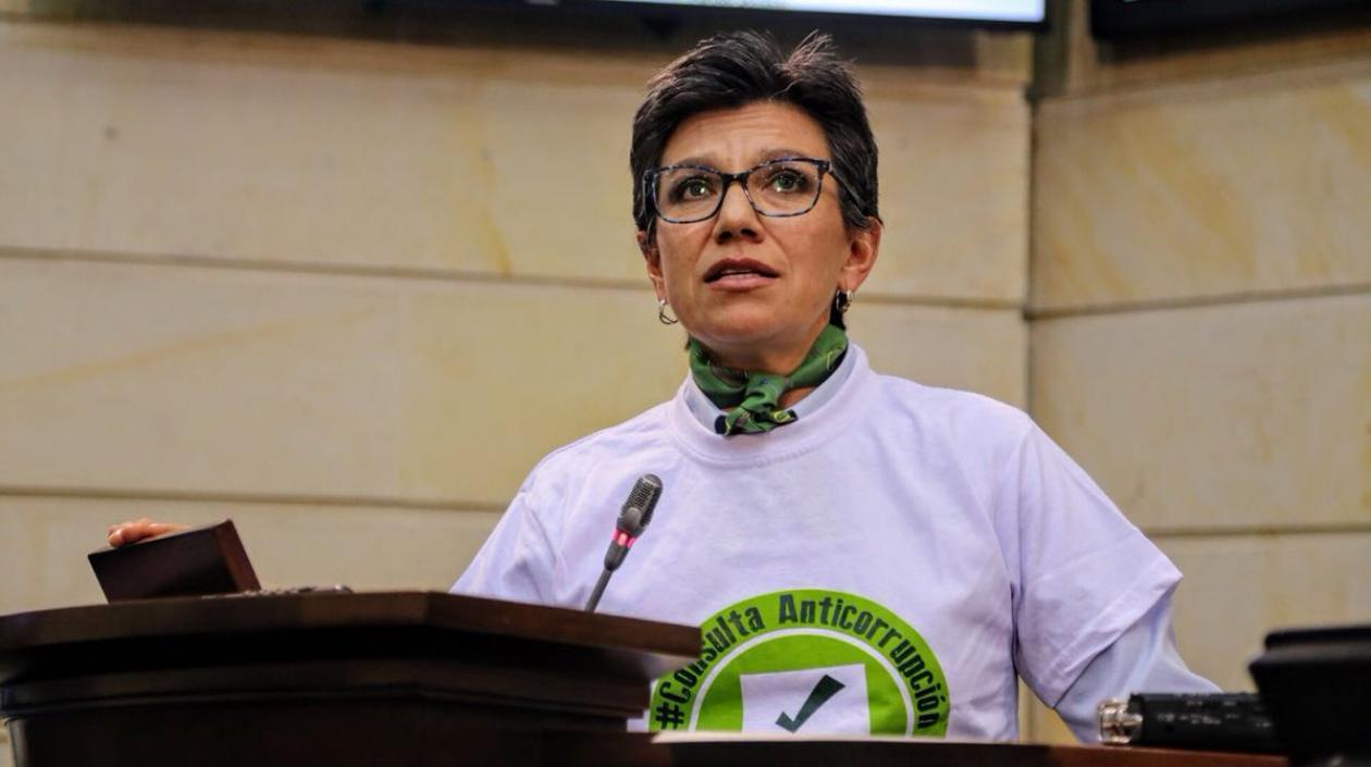 La senadora Claudia López. 