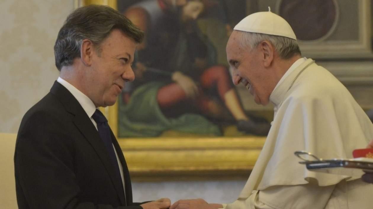 El Presidente Santos y el Papa Francisco.