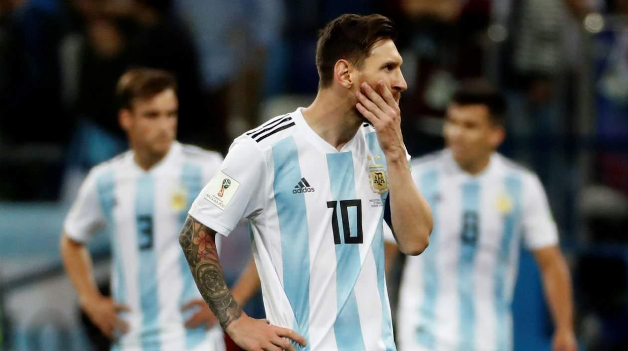 Lionel Messi con cara de decepción. 