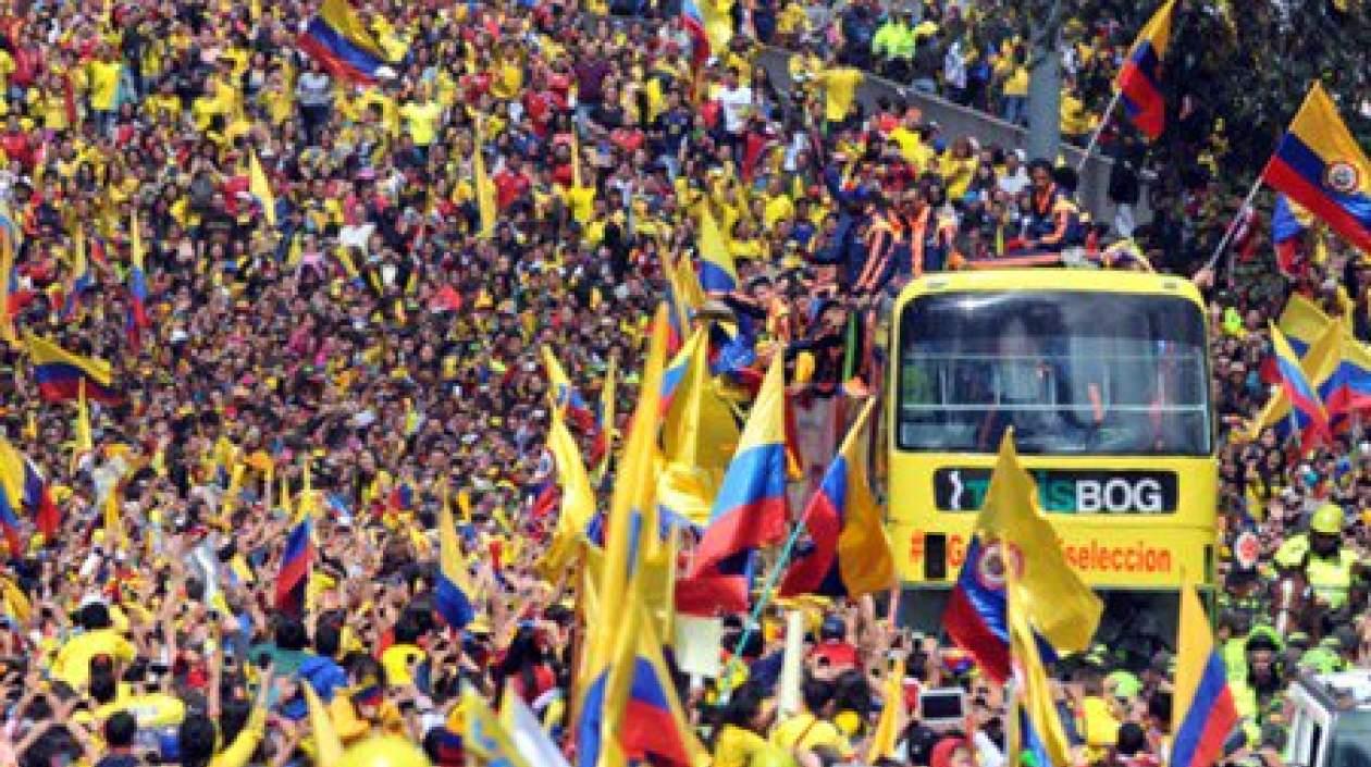 La gente en Bogotá le brindó su cariño a la Selección Colombia.