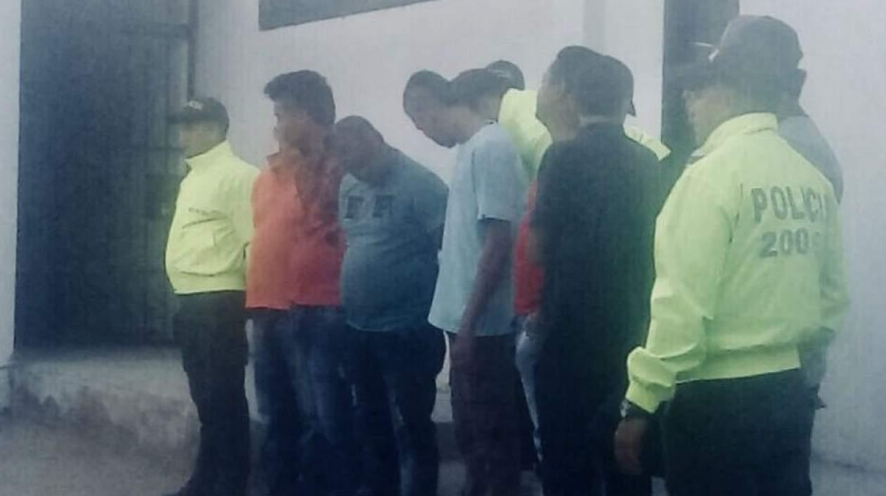 Algunos de los capturados en el operativo de la Policía en Santa Marta.