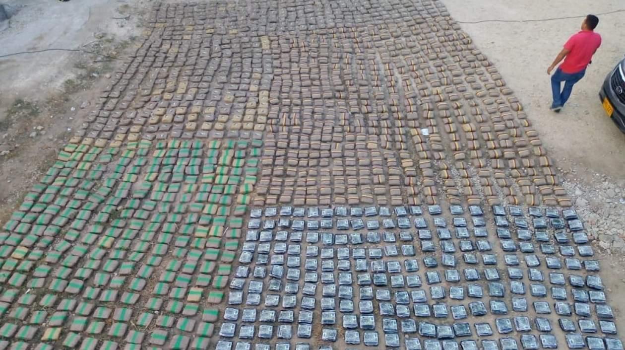 Estos son los 877 kilos de marihuana tipo crispy hallados en un parqueadero en Malambo.
