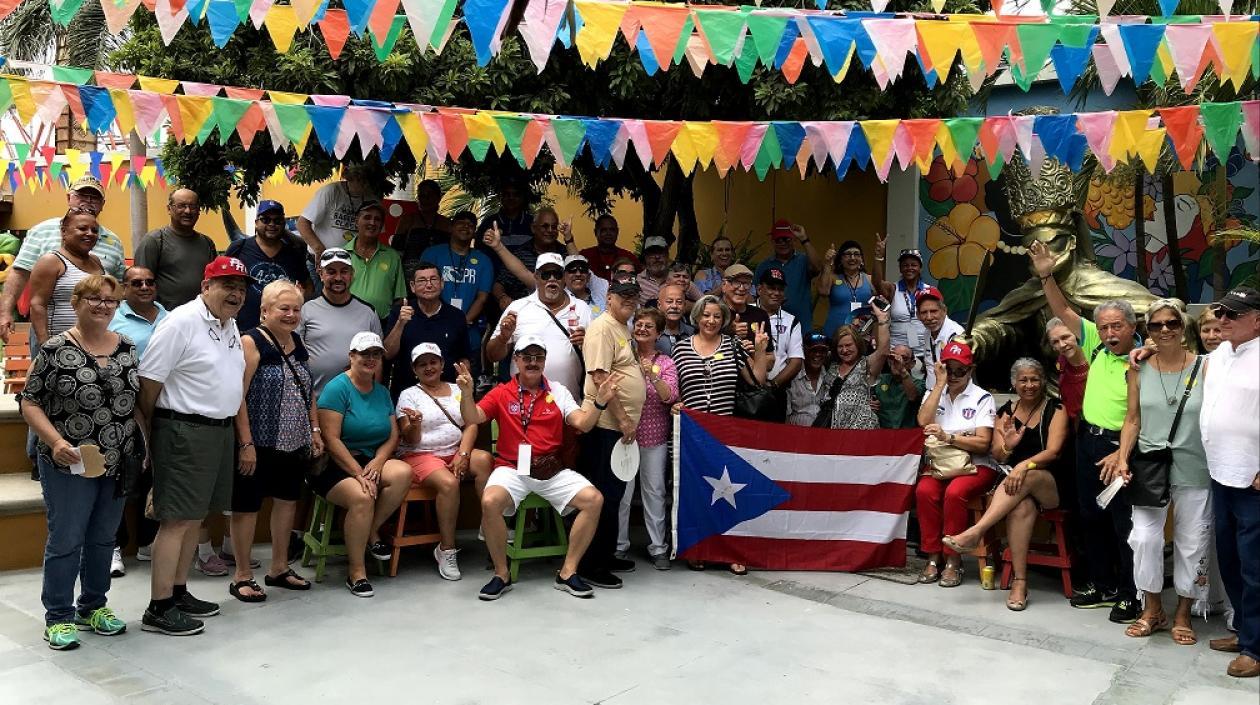 Delegación de Puerto Rico visitó la Casa del Carnaval.