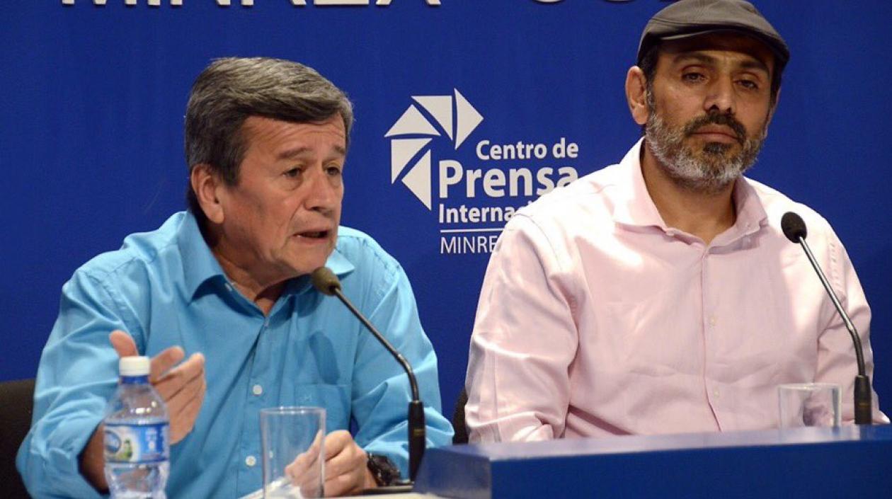 Pablo Beltrán y Bernardo Téllez, negociadores del ELN.