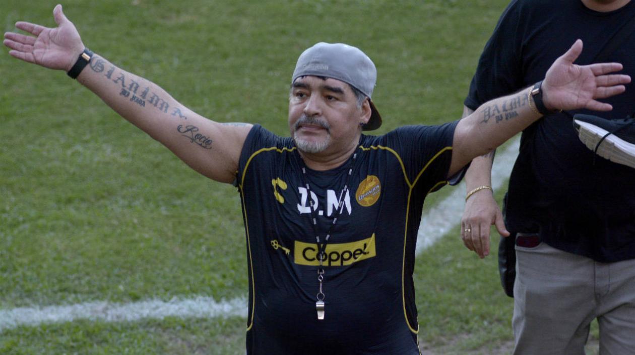Diego Armando Maradona, técnico de Dorados. 
