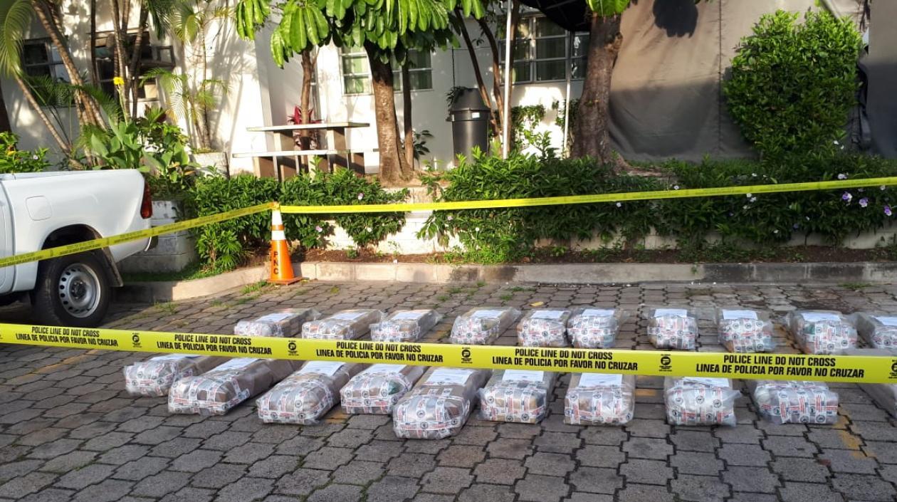 Estos son los 575 kilos de cocaína incautados en El Salvador.