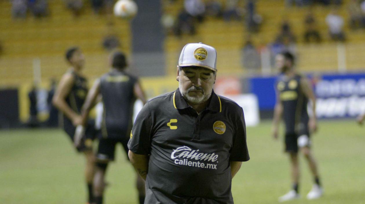 Diego Maradona, técnico de los Dorados de México.