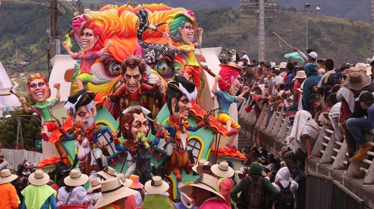 El Desfile Magno puso el punto final a una edición majestuosa del Carnaval de Negros y Blancos en Pasto.