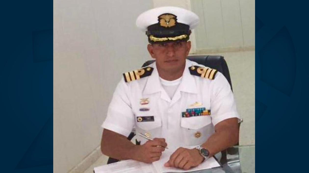 El Capitán de Fragata Carlos Eduardo Urbano Montes.