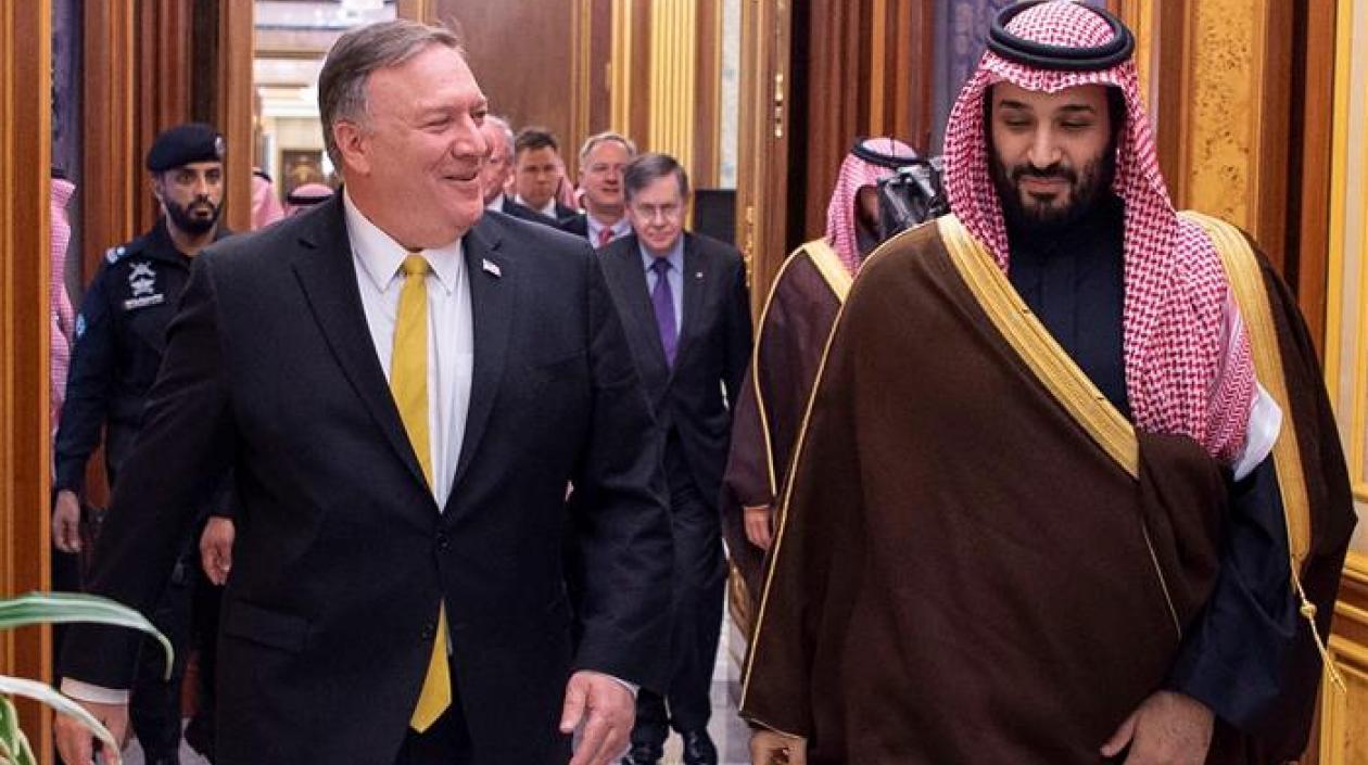El secretario de Estado de Estados Unidos, Mike Pompeo y el príncipe heredero saudí, Mohamed bin Salman.