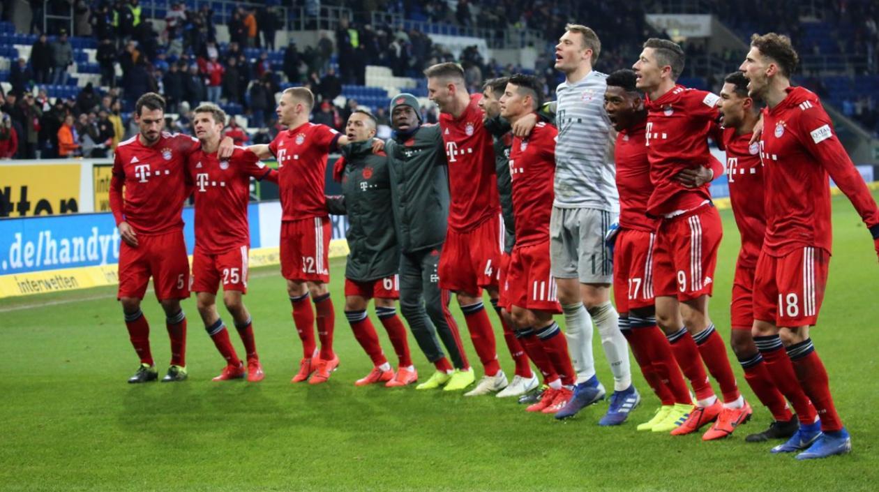 Jugadores del Bayern celebran tras el triunfo. 