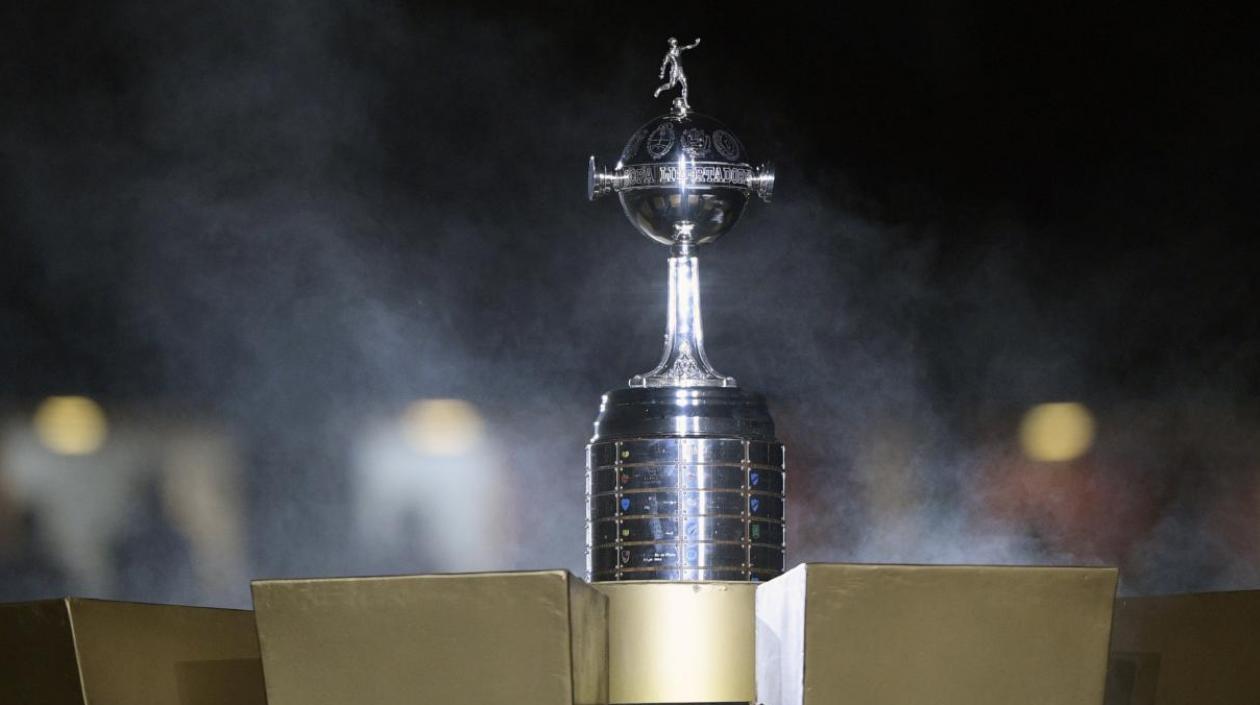 Trofeo de la Copa Libertadores de América. 
