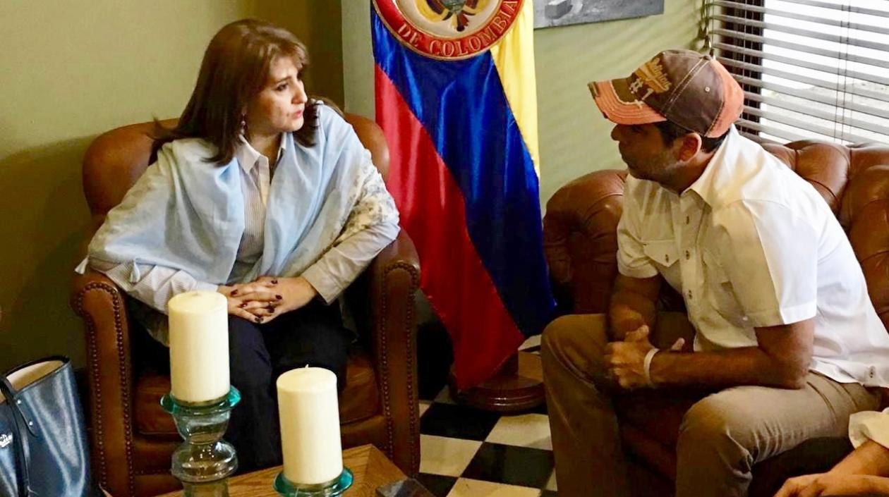 La Agente Especial de Electricaribe, Angela Patricia Rojas Con el Alcalde Alejandro Char