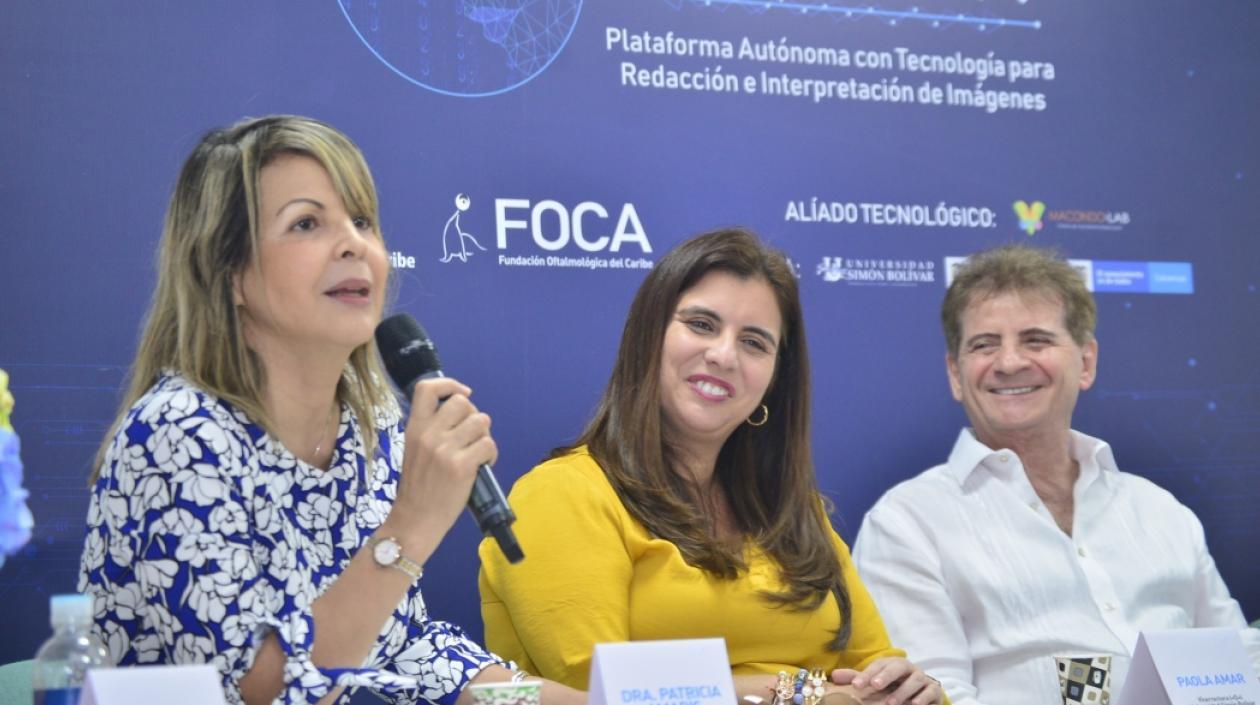 Patricia Amarís, oftalmóloga de Cofca; Paola Amar, vicerrectora de Unisimón y CEO de MacondoLab; y Luis Escaf, director científico de Cofca.