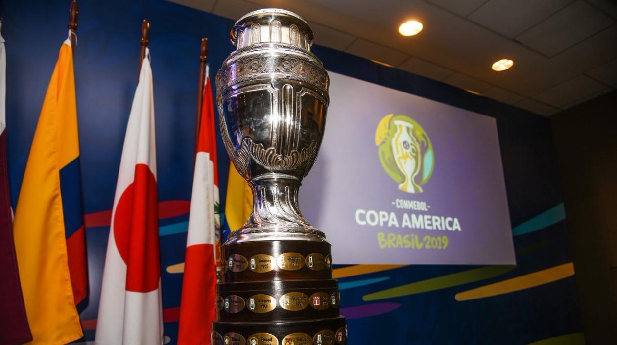 El trofeo de la Copa América, ganado solo una vez por Colombia. 