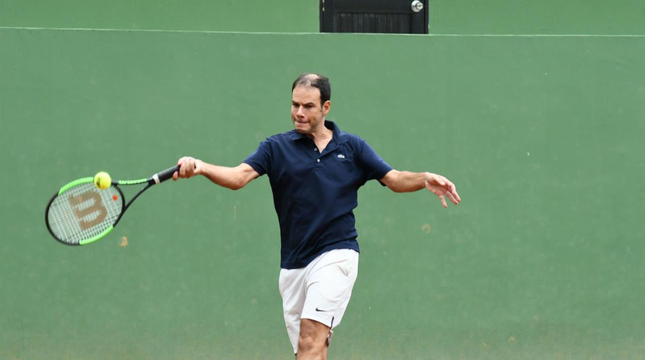 Camilo Rivera, jugador de la II Copa King Ocean Services de tenis.