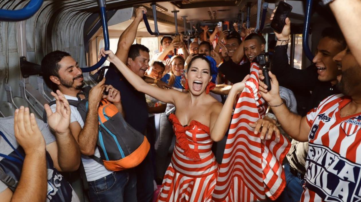 Isabella Chams, Reina del Carnaval de Barranquilla 2020, rumbo al 'Metro'.