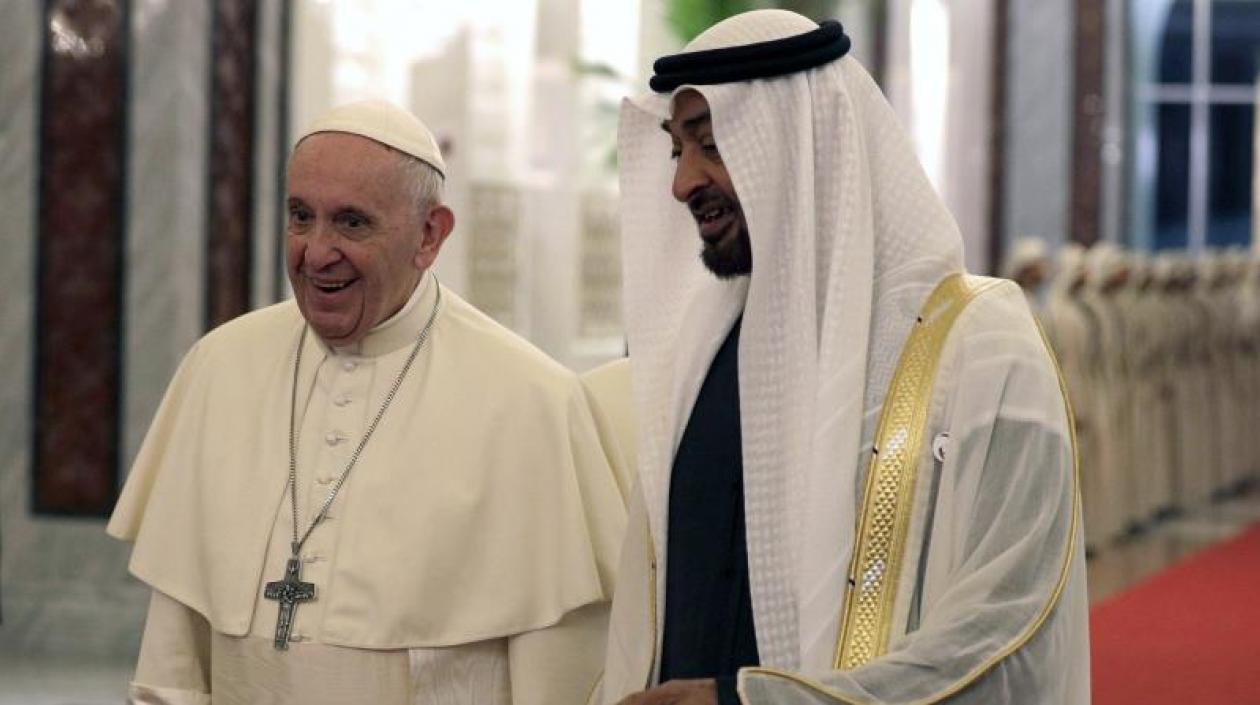 Papa Francisco a su llegada a Emiratos Árabes.
