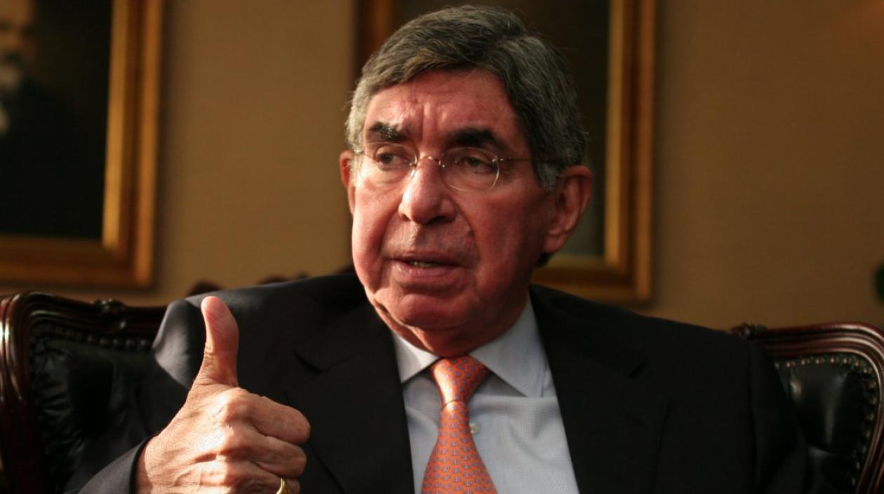  Óscar Arias, Nobel de Paz y expresidente de Costa Rica.