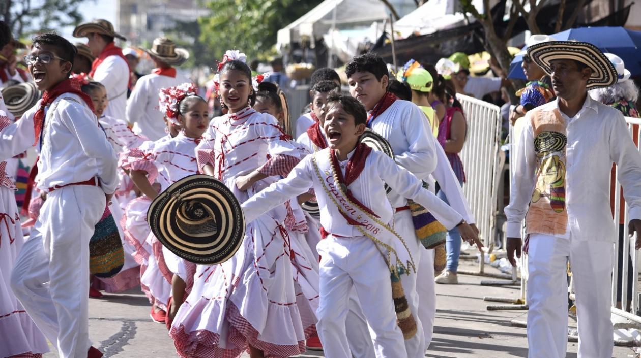 Desfile de cumbia en la Gran Parada de Carnaval.