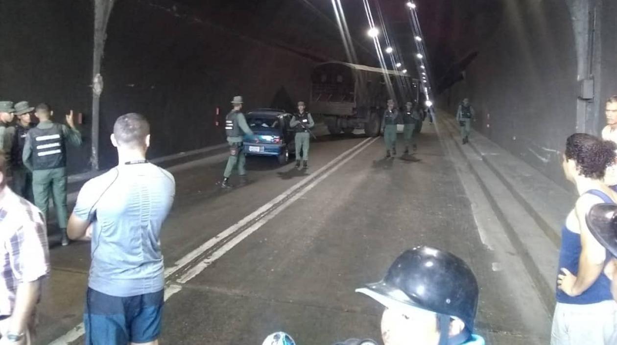 Imagen del bloqueo en el Túnel de La Cabrera.