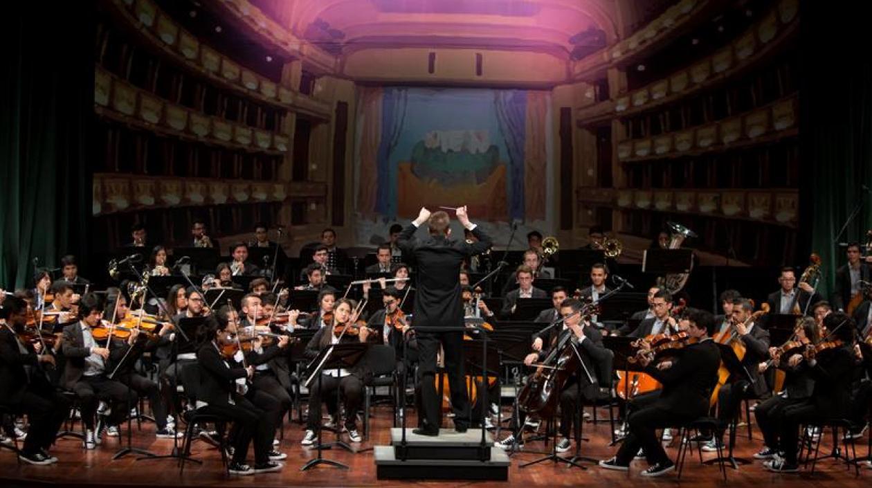 La Orquesta Filarmónica Joven de Colombia.