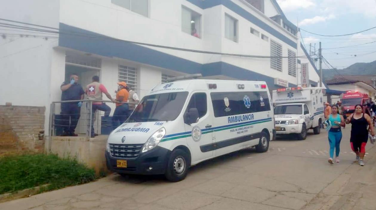 Unidades medicalizadas atiende emergencia por explosion en el municipio de Dagua 