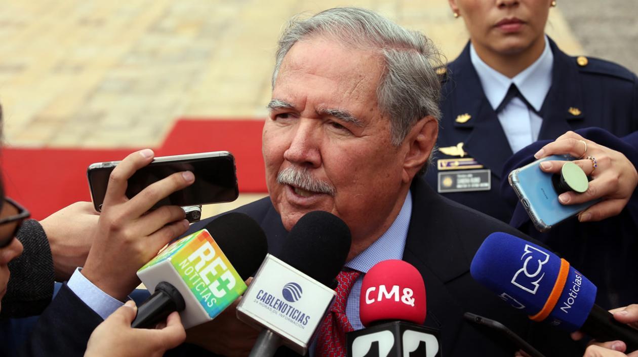 El ministro de defensa de Colombia, Guillermo Botero