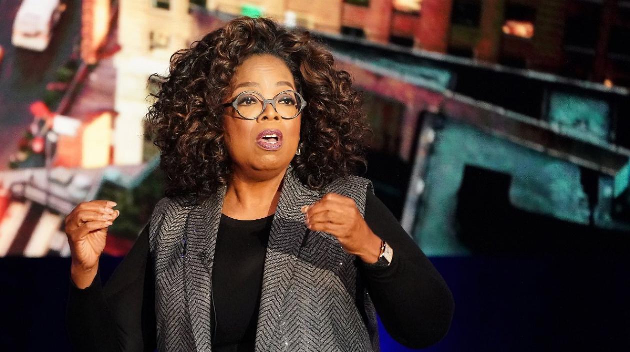  La presentadora de televisión estadounidense Oprah Winfrey.