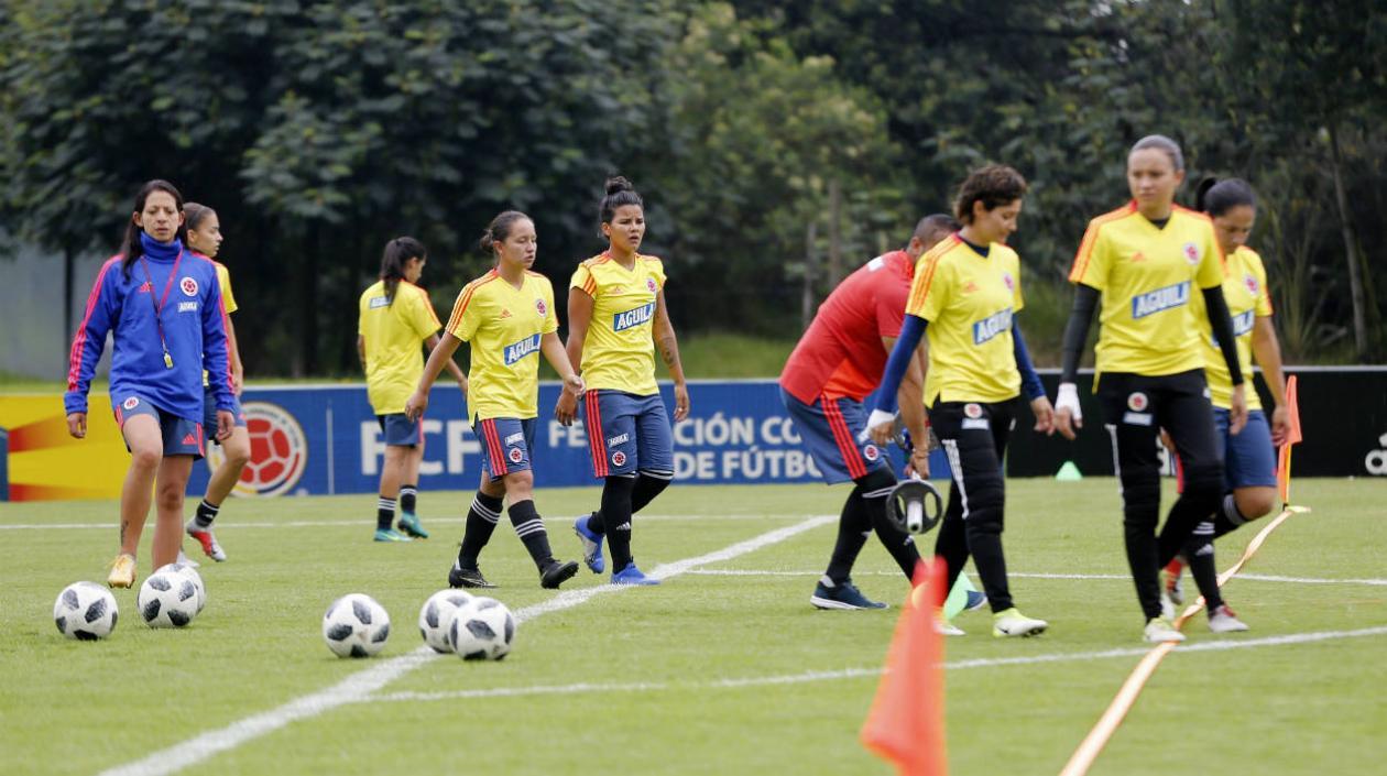 Selección Colombia femenina durante un entrenamiento. 