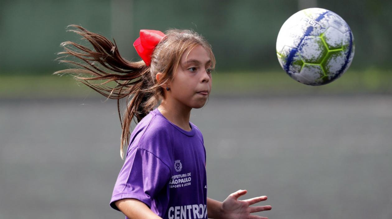 Natalia Pereira, jugadora de fútbol infantil. 