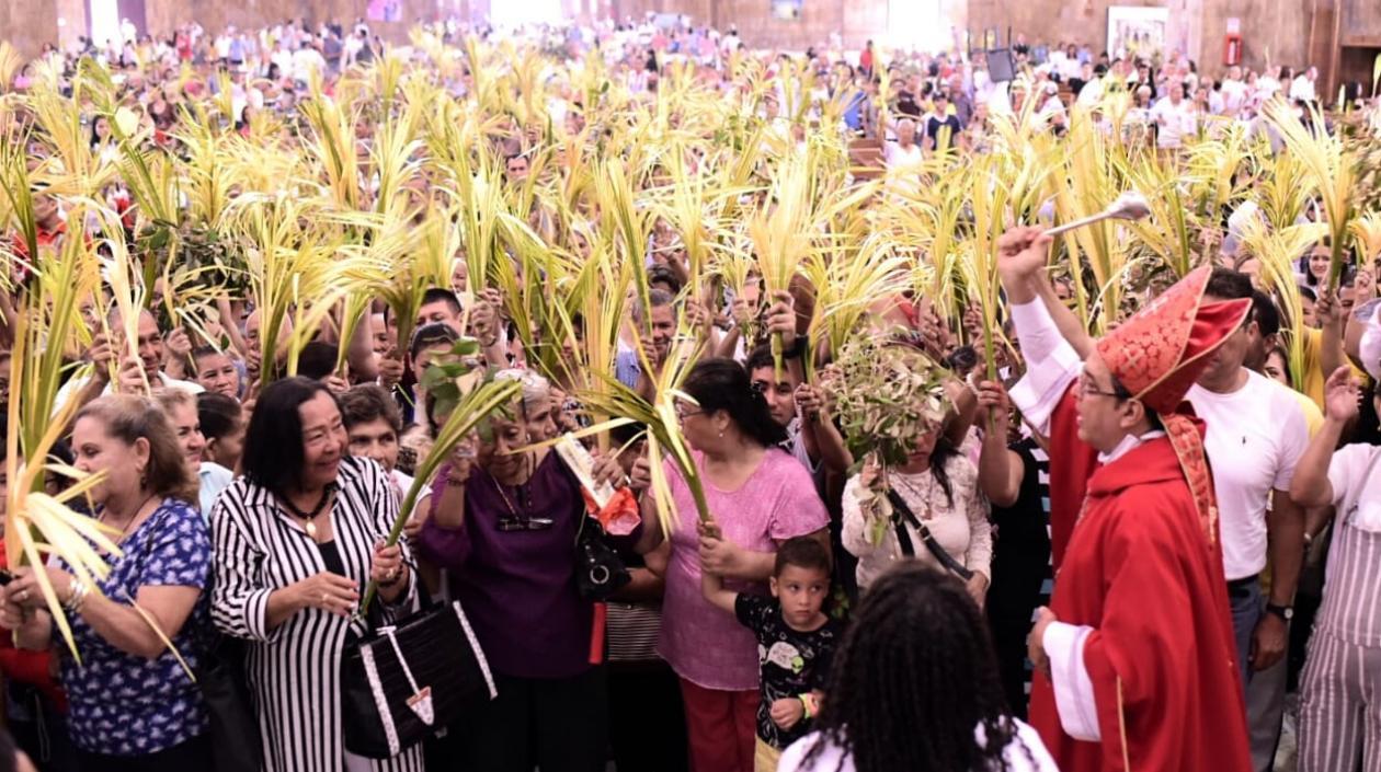 En la Catedral de Barranquilla comenzó la Semana Mayor con la procesión del Domingo de Ramos.