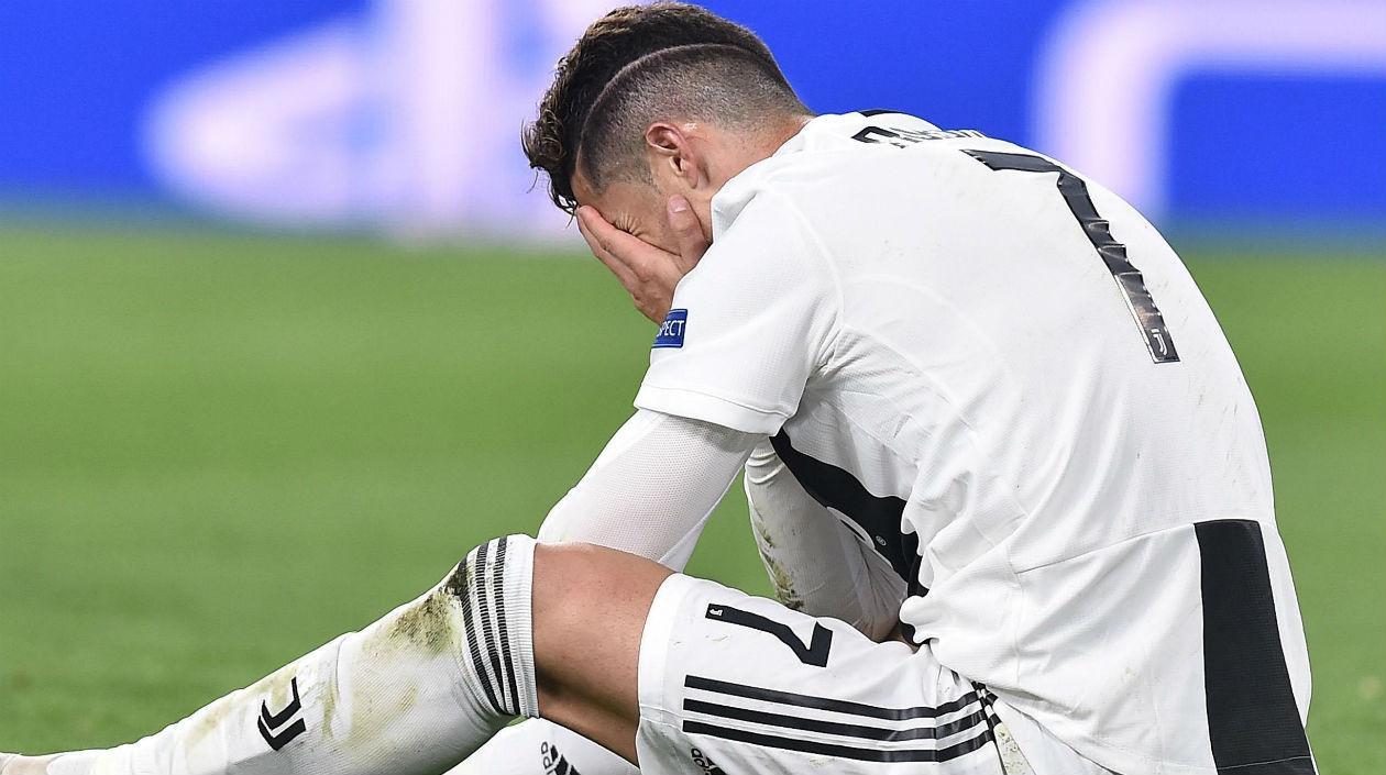 Cristiano Ronaldo llora tras la eliminación de la Juventus. 