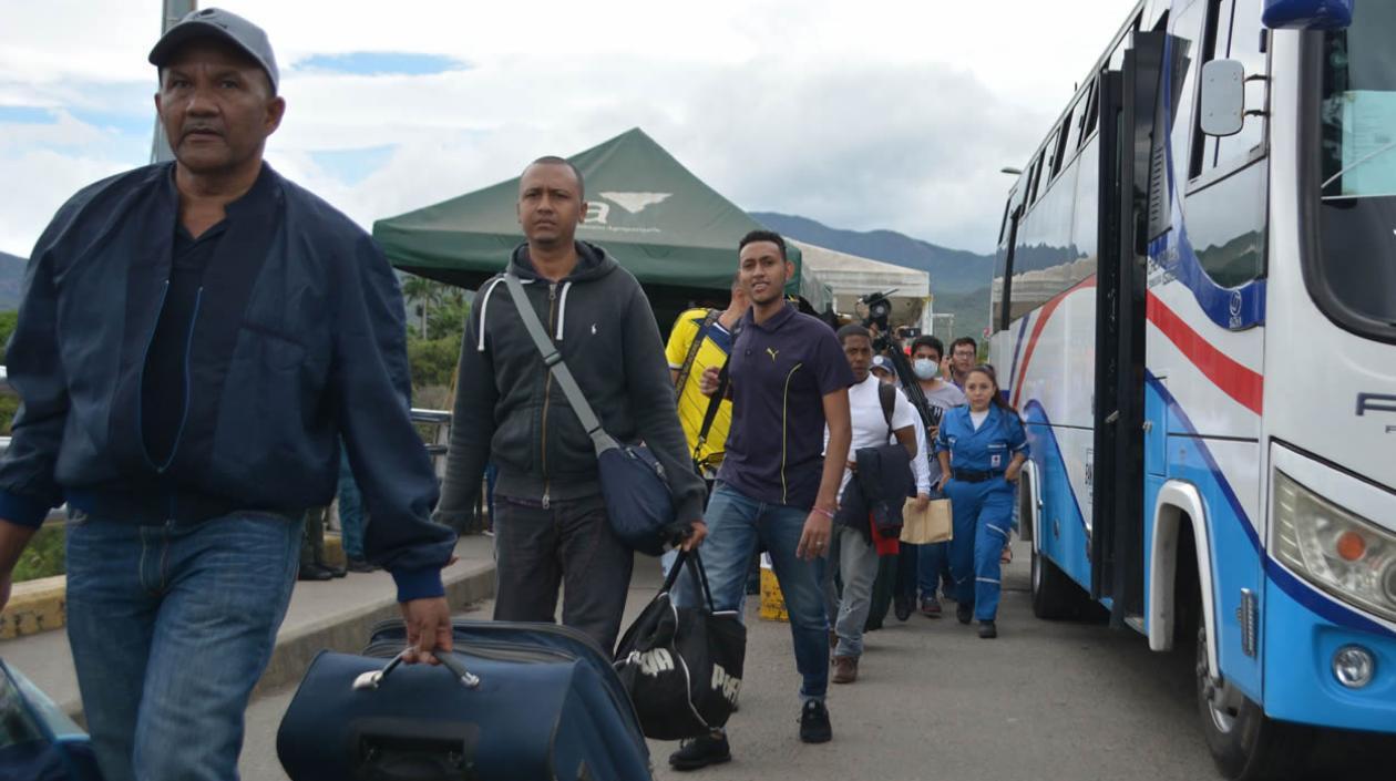 59 ciudadanos colombianos llegan a la ciudad fronteriza de Cúcuta