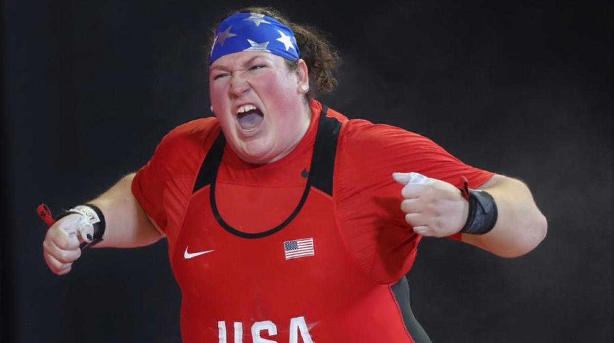 Sarah Robles de Estados Unidos celebra al ganar la medalla de oro este martes en levantamiento de pesas más 87 kg en los Juegos Panamericanos 2019.