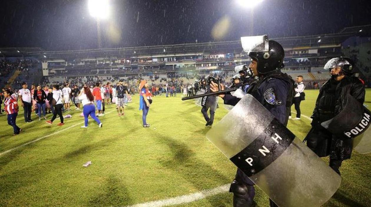 Desordenes en el Estadio Nacional de Tegucigalpa.