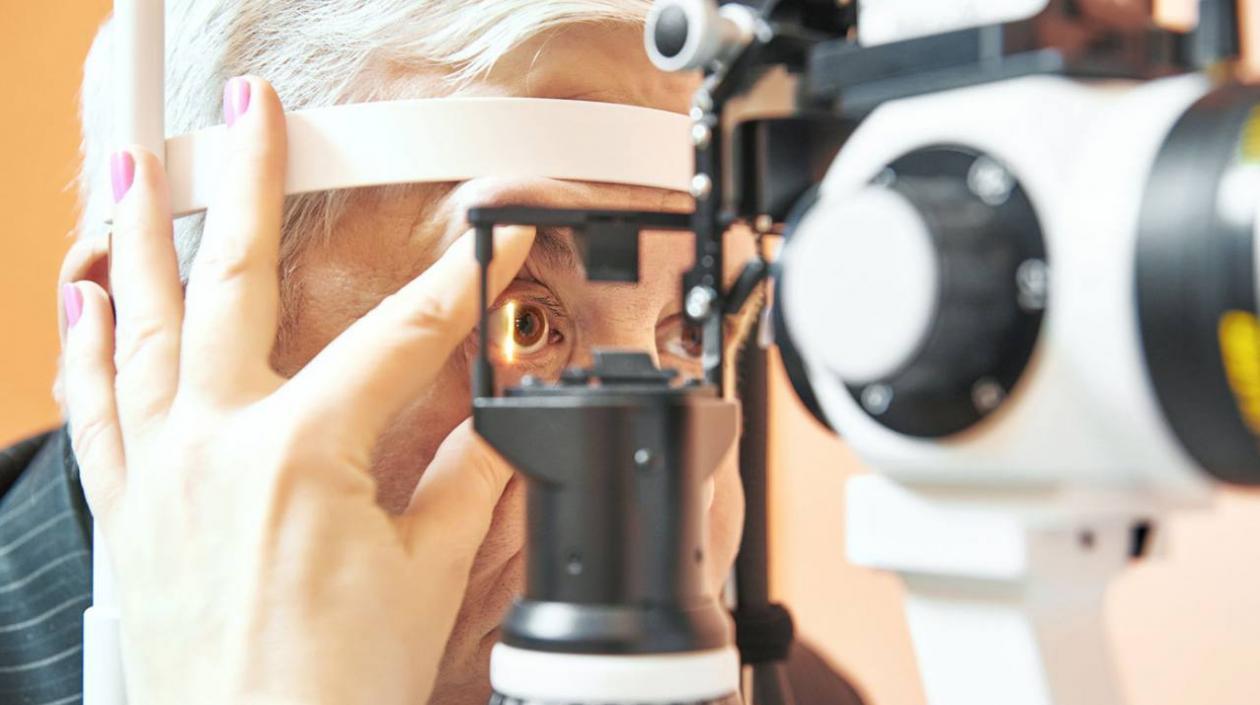 La visión es una de las funciones que se ven más afectadas en los adultos mayores.