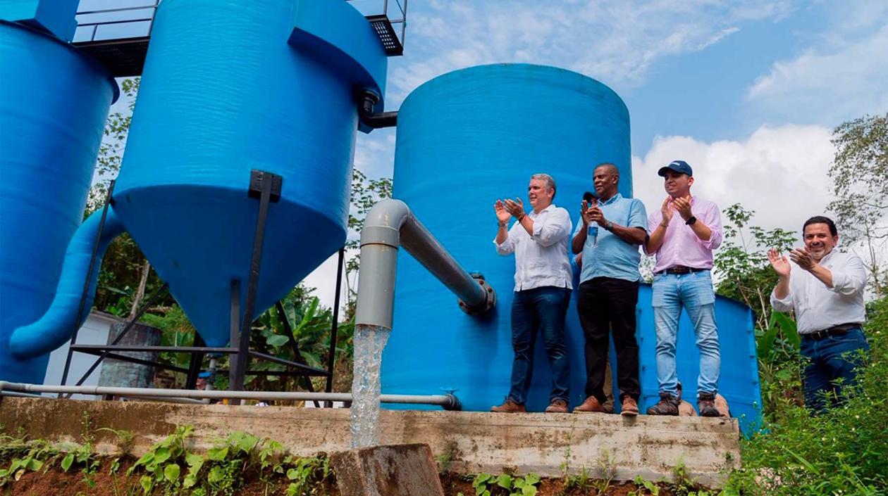 Presidente Iván Duque inauguró planta de tratamiento de agua potable en Bojayá (Chocó), que beneficiará a 1.689 personas.